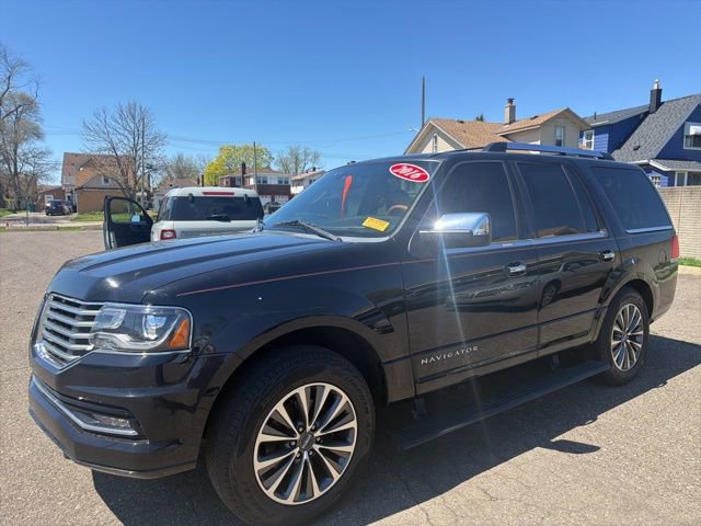 Used 2016 Lincoln Navigator Select image 3