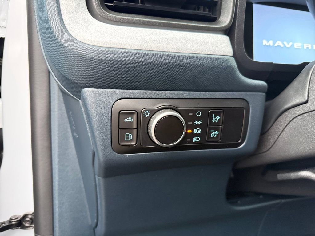 New 2025 Ford Maverick XLT w/ XLT Luxury Package FWD image 23
