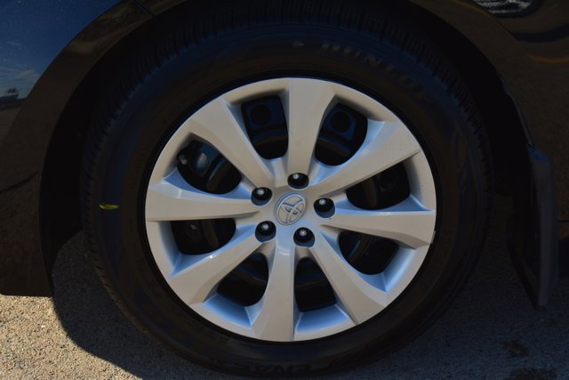 Used 2025 Toyota Corolla LE image 11