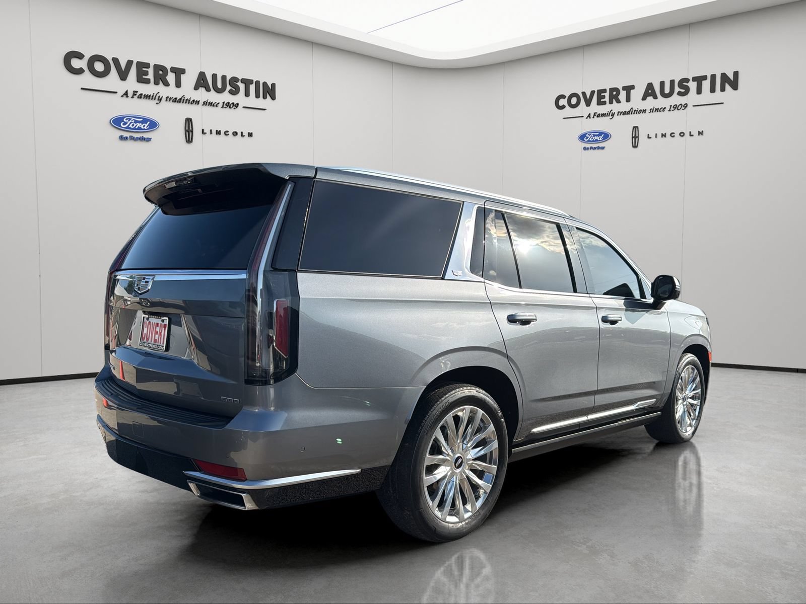 Used 2022 Cadillac Escalade Premium Luxury w/ Performance Package AWD/4WD image 5