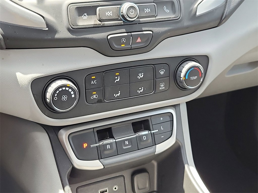 Used 2024 GMC Terrain SLE image 16