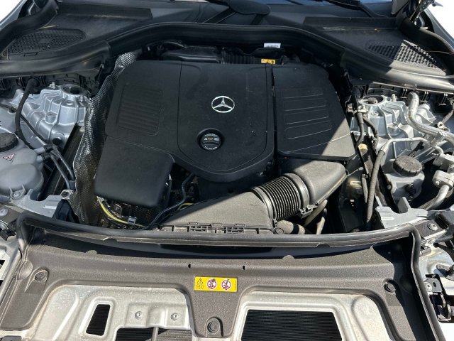Used 2025 Mercedes-Benz GLC 300 4MATIC image 10