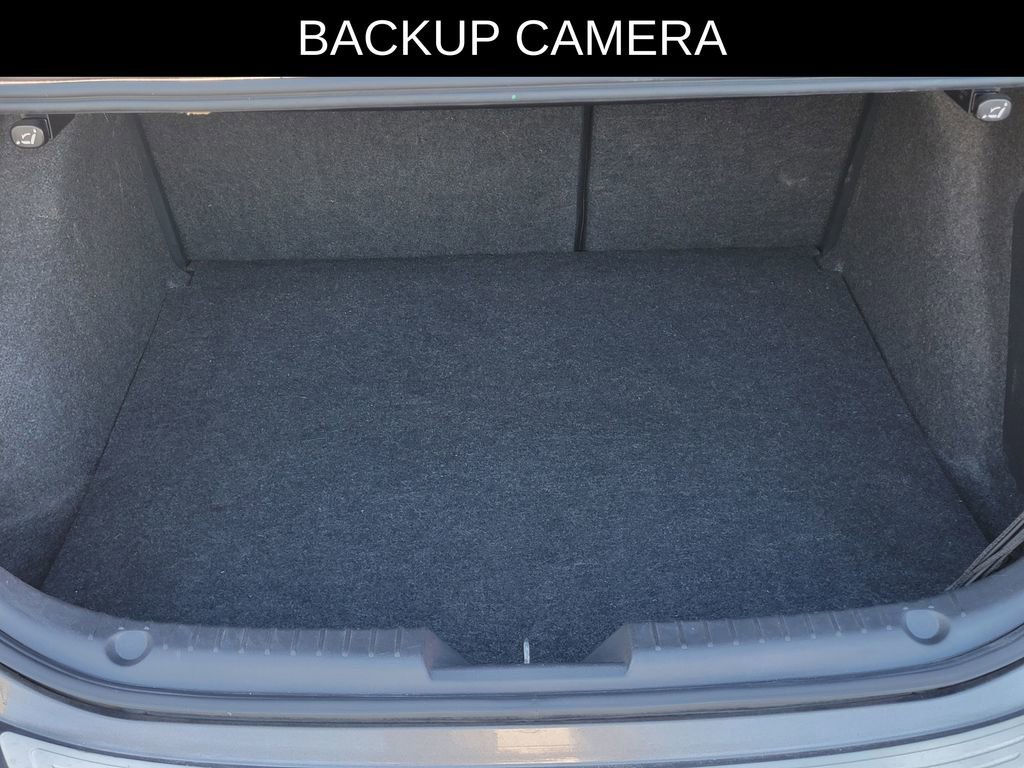 Used 2016 MAZDA MAZDA3 i Touring w/ Popular Equipment Package image 6