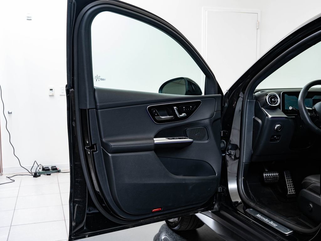 Certified 2025 Mercedes-Benz GLC 300 4MATIC image 27