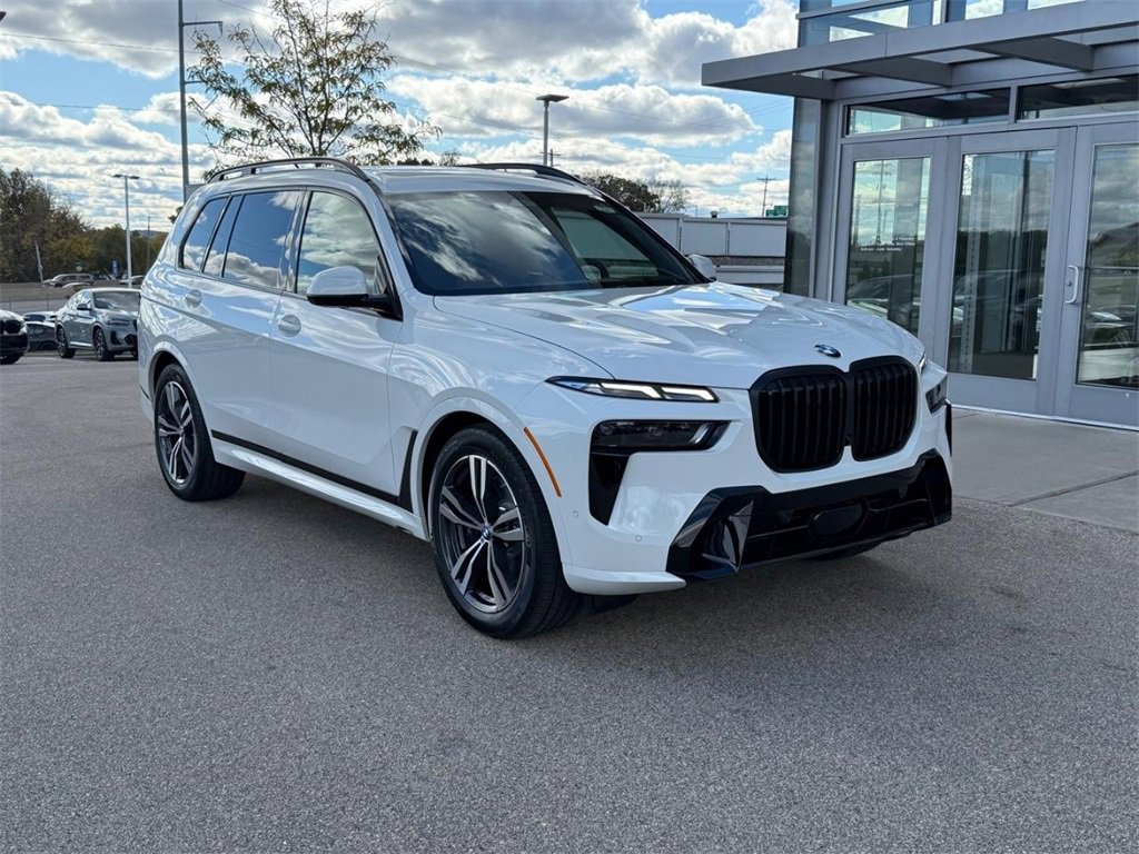 New 2026 BMW X7 xDrive40i w/ M Sport Package