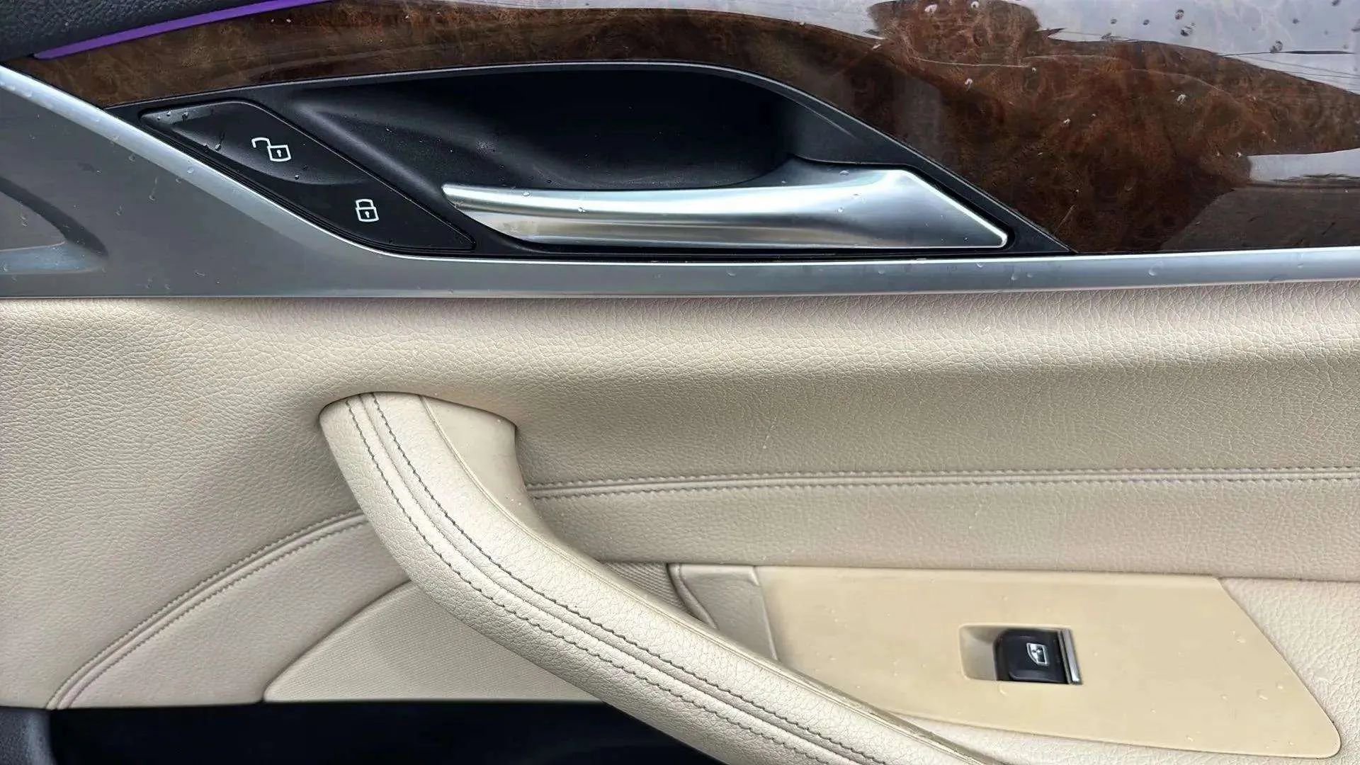 Used 2019 BMW 530i w/ Convenience Package image 25