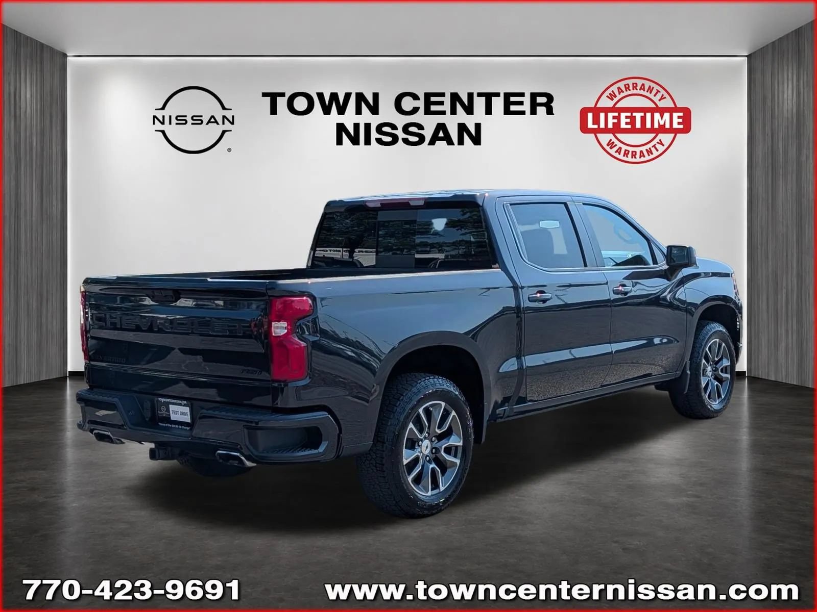 Used 2024 Chevrolet Silverado 1500 RST AWD/4WD image 7