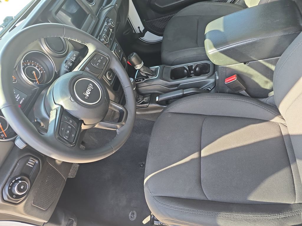 Used 2023 Jeep Wrangler Sport S image 17