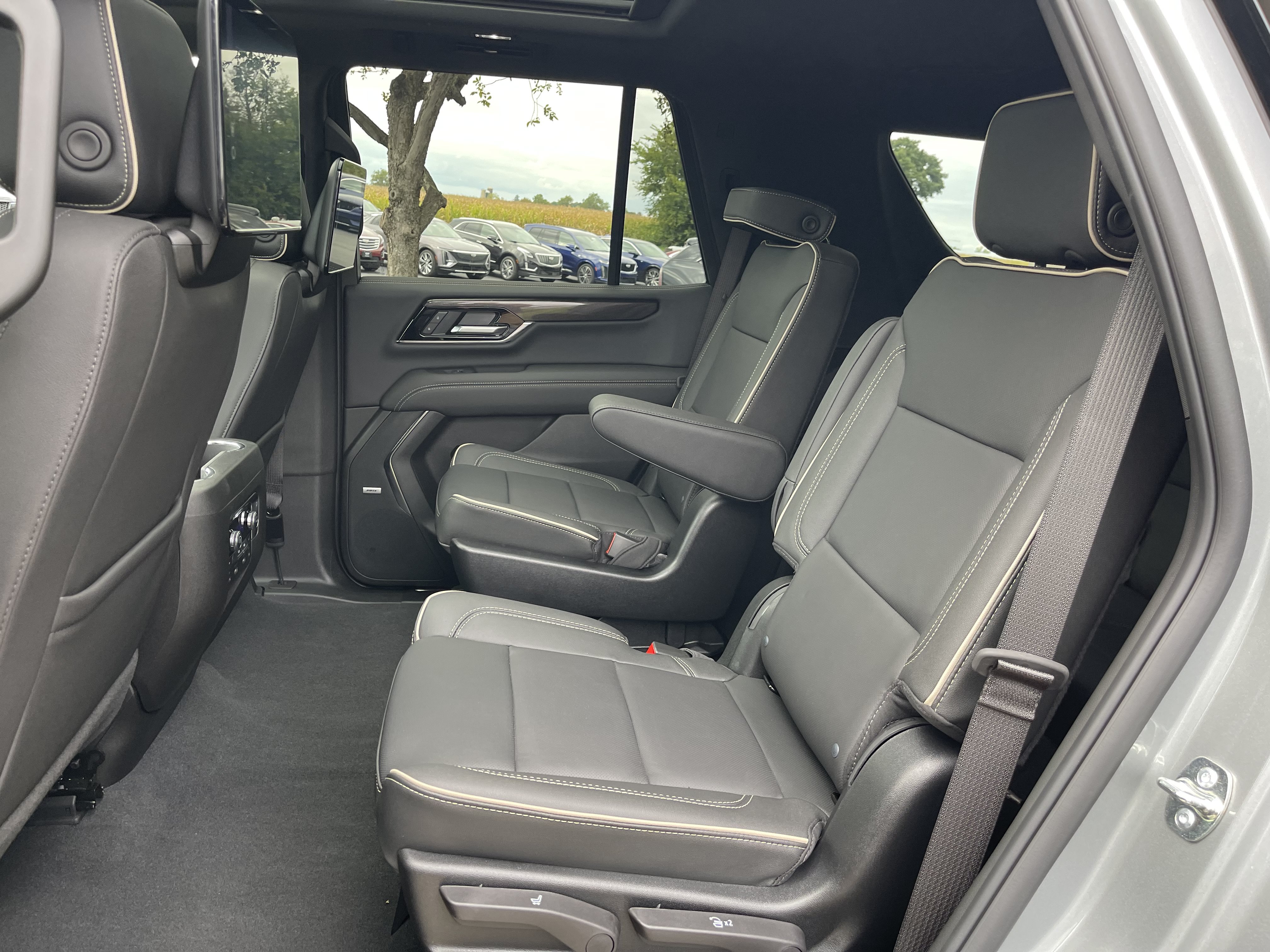 Used 2026 GMC Yukon Elevation w/ Elevation Premium Package AWD/4WD image 25