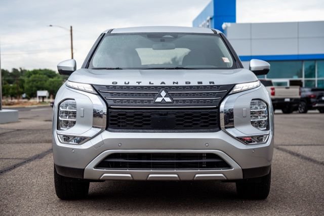 Used 2024 Mitsubishi Outlander SE AWD/4WD image 2