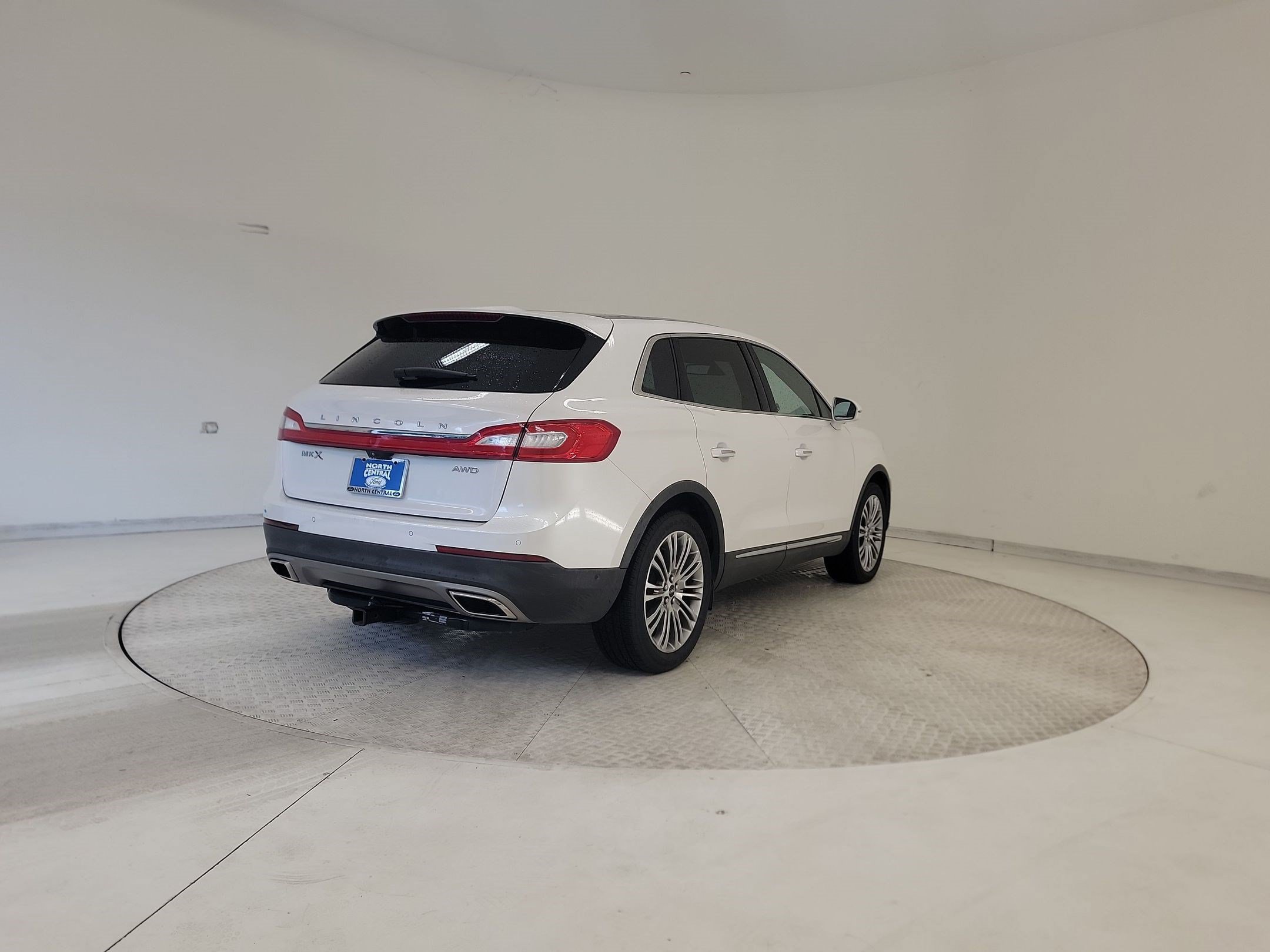 Used 2016 Lincoln MKX Reserve w/ Equipment Group 102A AWD/4WD image 7