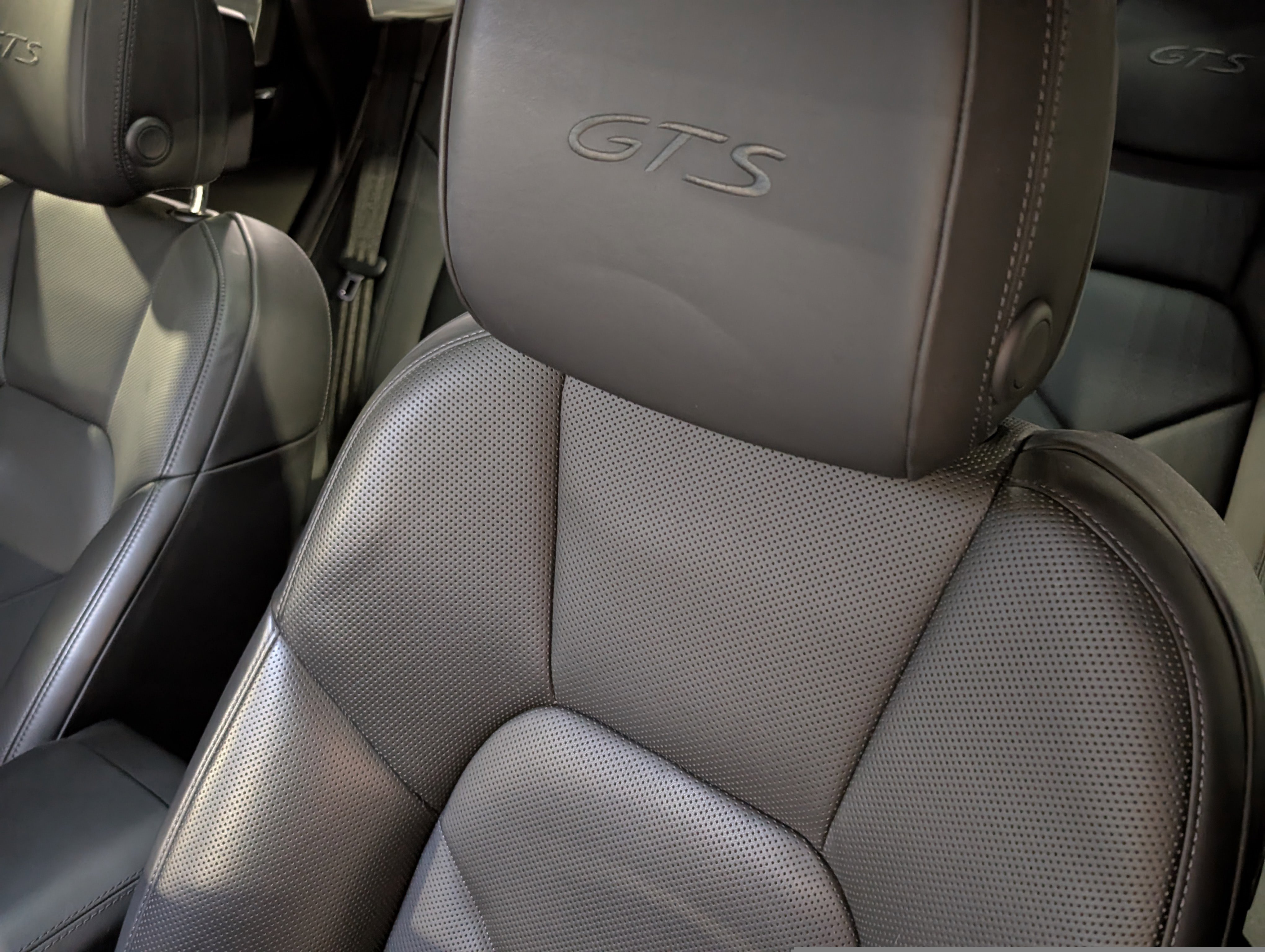 Certified 2020 Porsche Macan GTS image 17