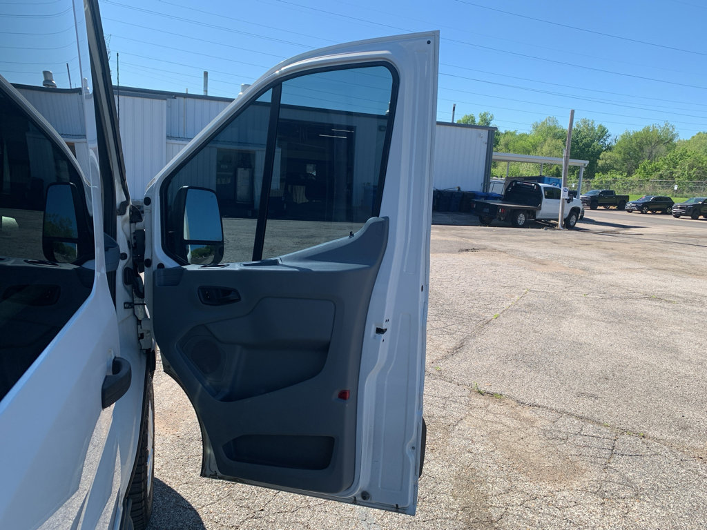Used 2018 Ford Transit 150 XLT image 32