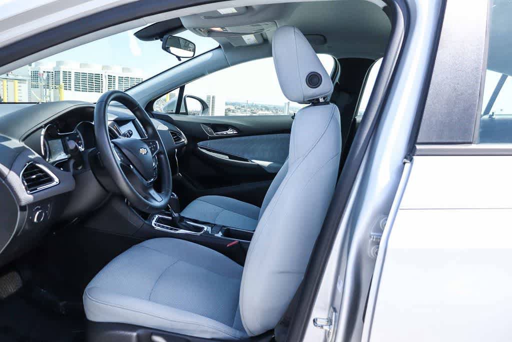 Used 2019 Chevrolet Cruze LS w/ LS Convenience Package FWD image 17