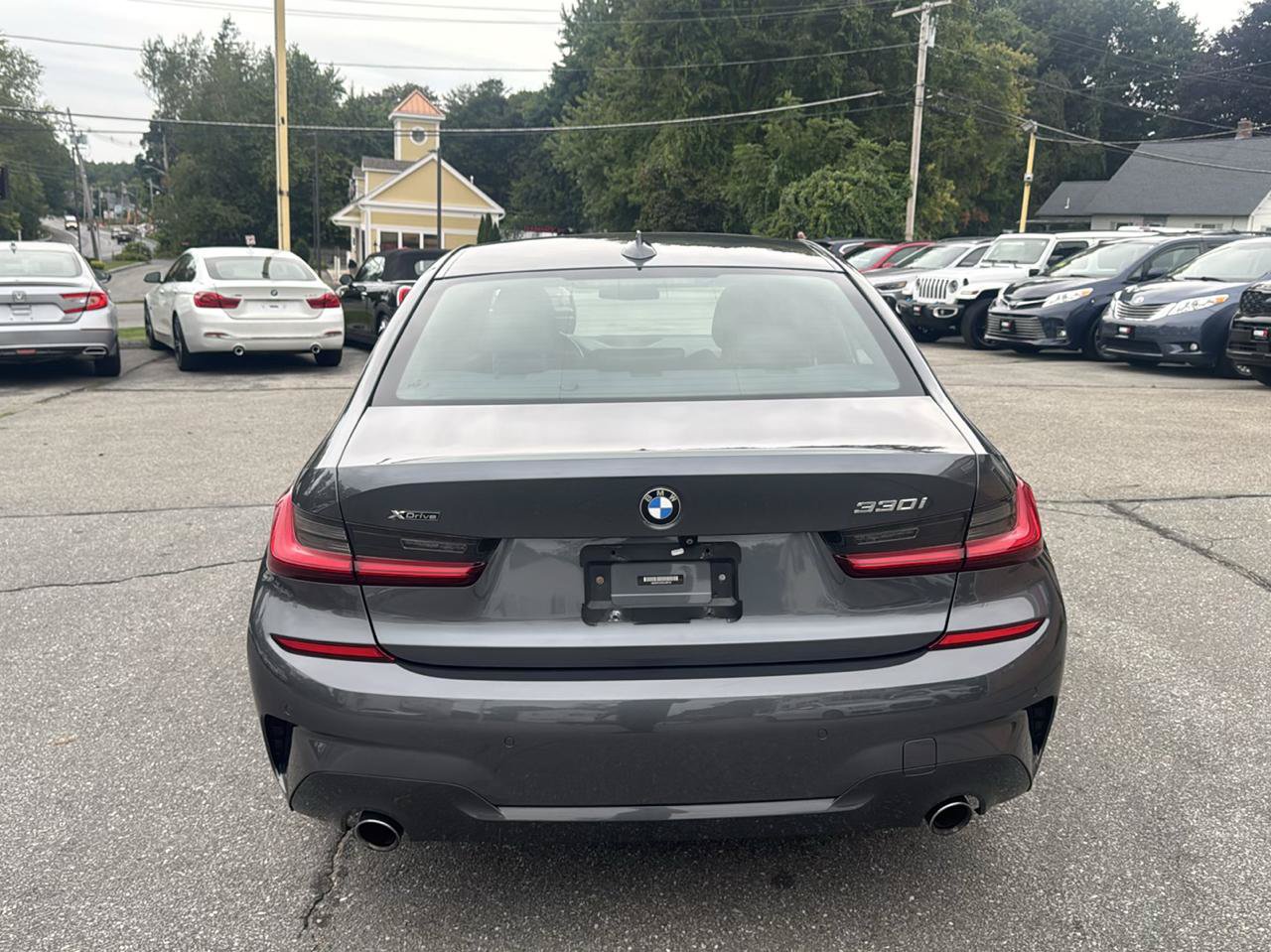 Used 2019 BMW 330i xDrive Sedan w/ M Sport Package AWD/4WD image 10