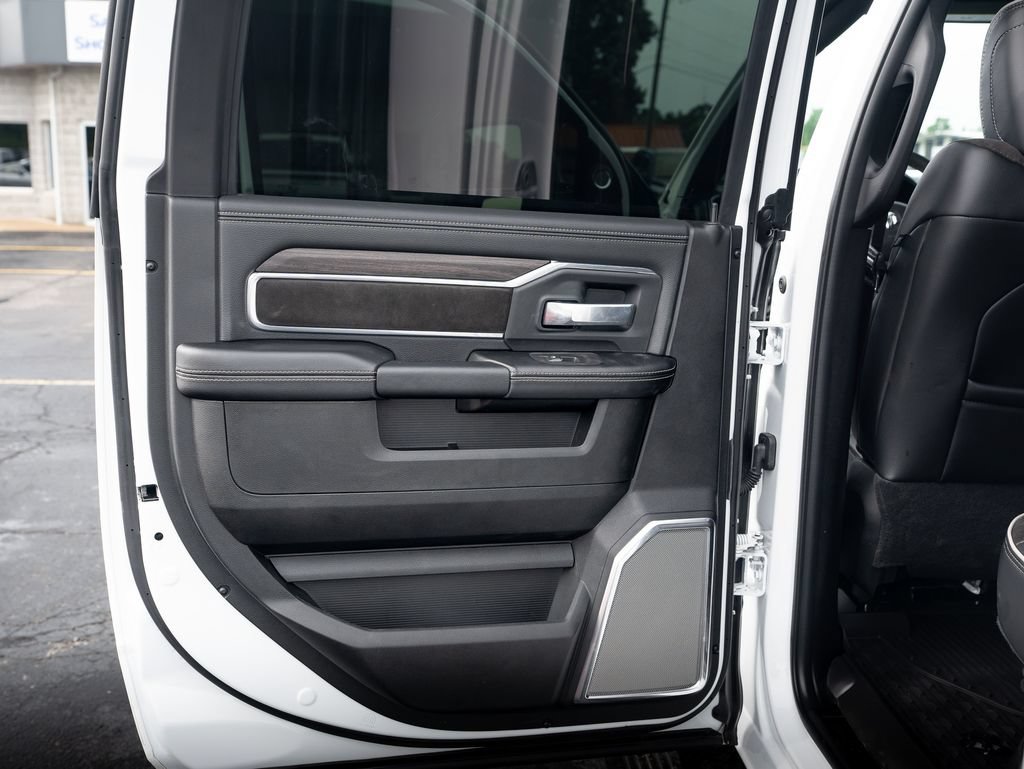 New 2026 RAM 2500 Laramie AWD/4WD image 11
