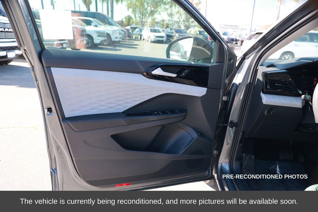 Used 2022 Volkswagen Taos S image 16