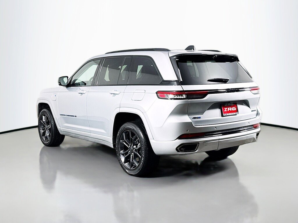Used 2023 Jeep Grand Cherokee 30th Anniversary image 3