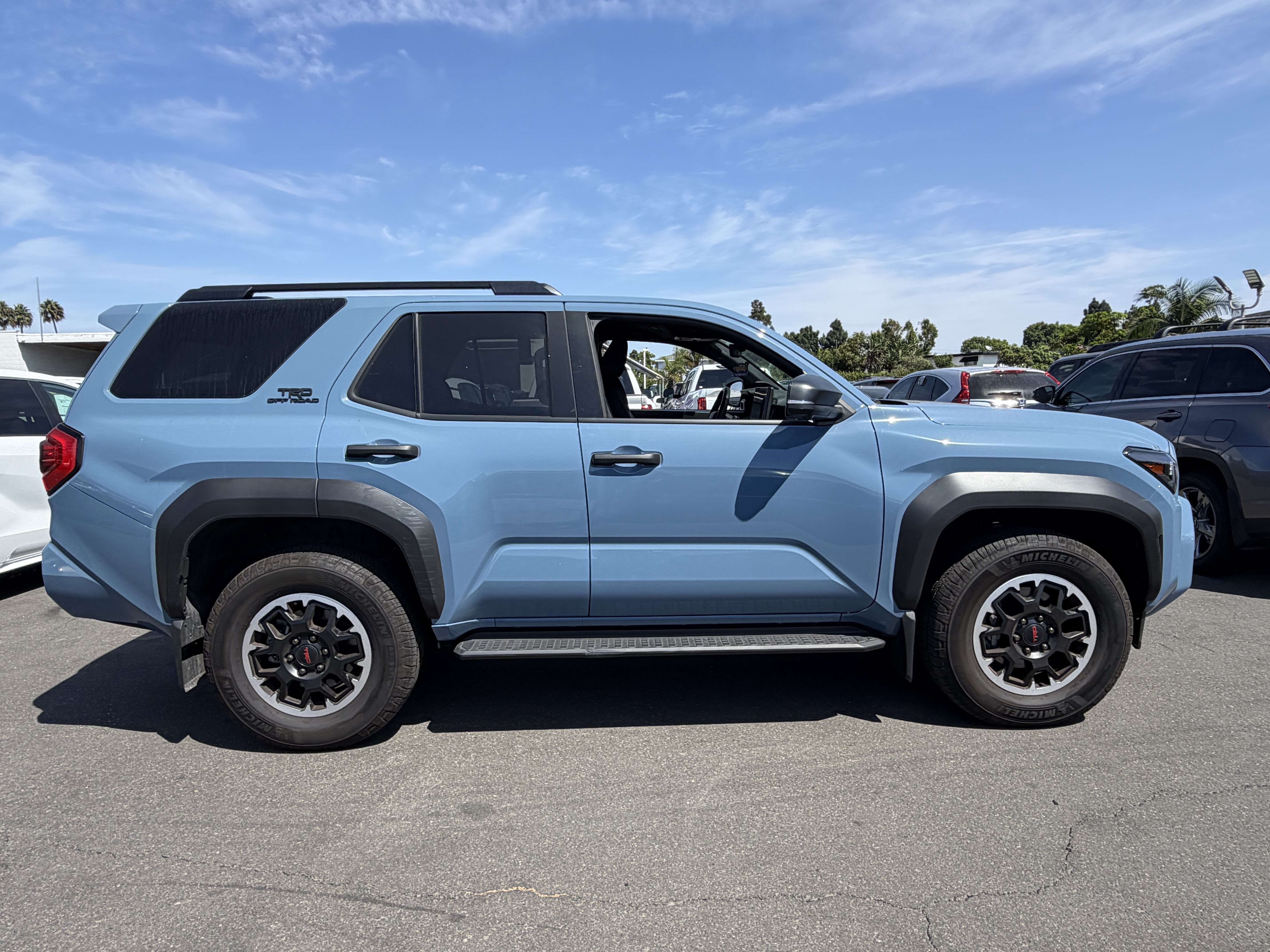 Used 2025 Toyota 4Runner TRD Off-Road Premium AWD/4WD image 2