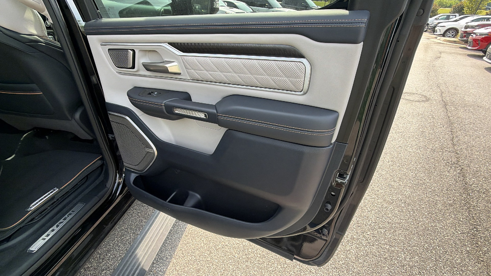 Used 2025 RAM 1500 Tungsten AWD/4WD image 21