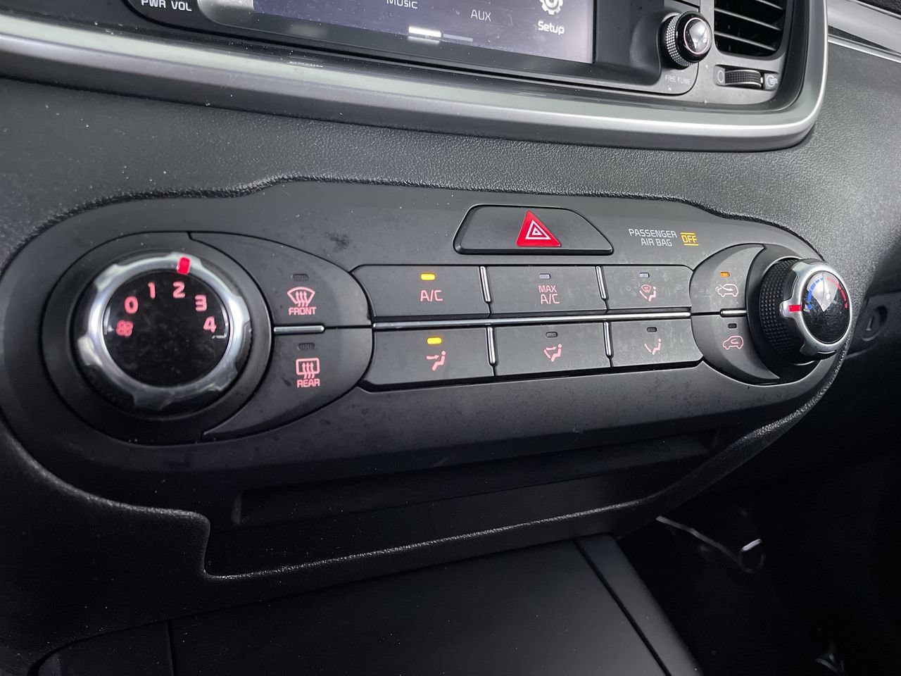 Used 2020 Kia Sorento LX AWD/4WD image 17