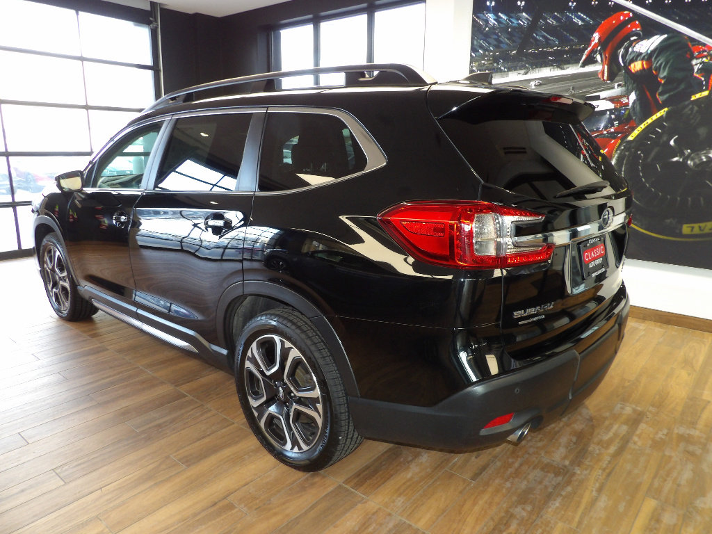 Used 2023 Subaru Ascent Limited image 8