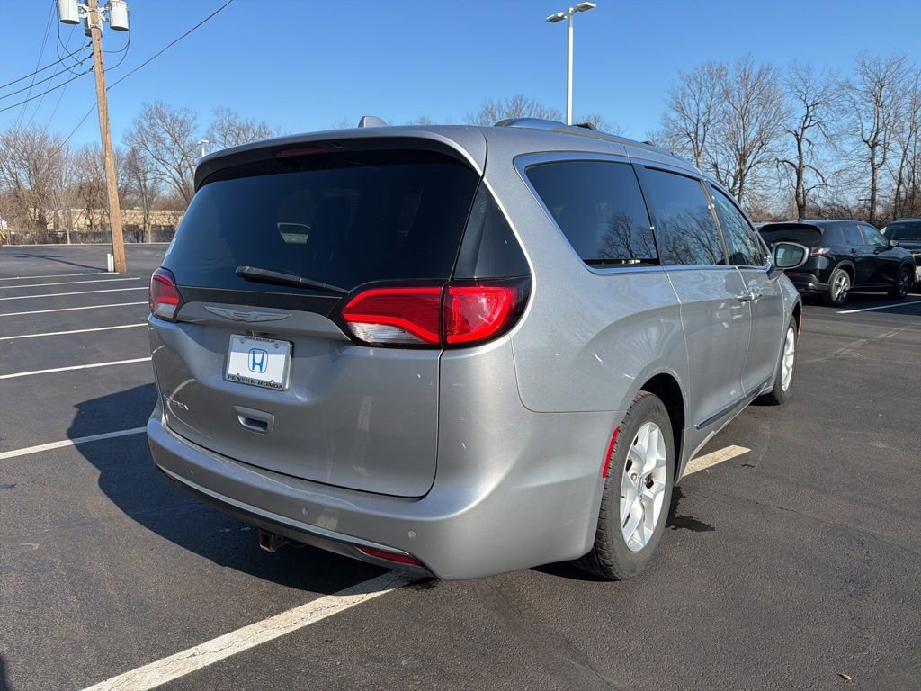 Used 2018 Chrysler Pacifica Touring-L Plus w/ Tire & Wheel Group image 5