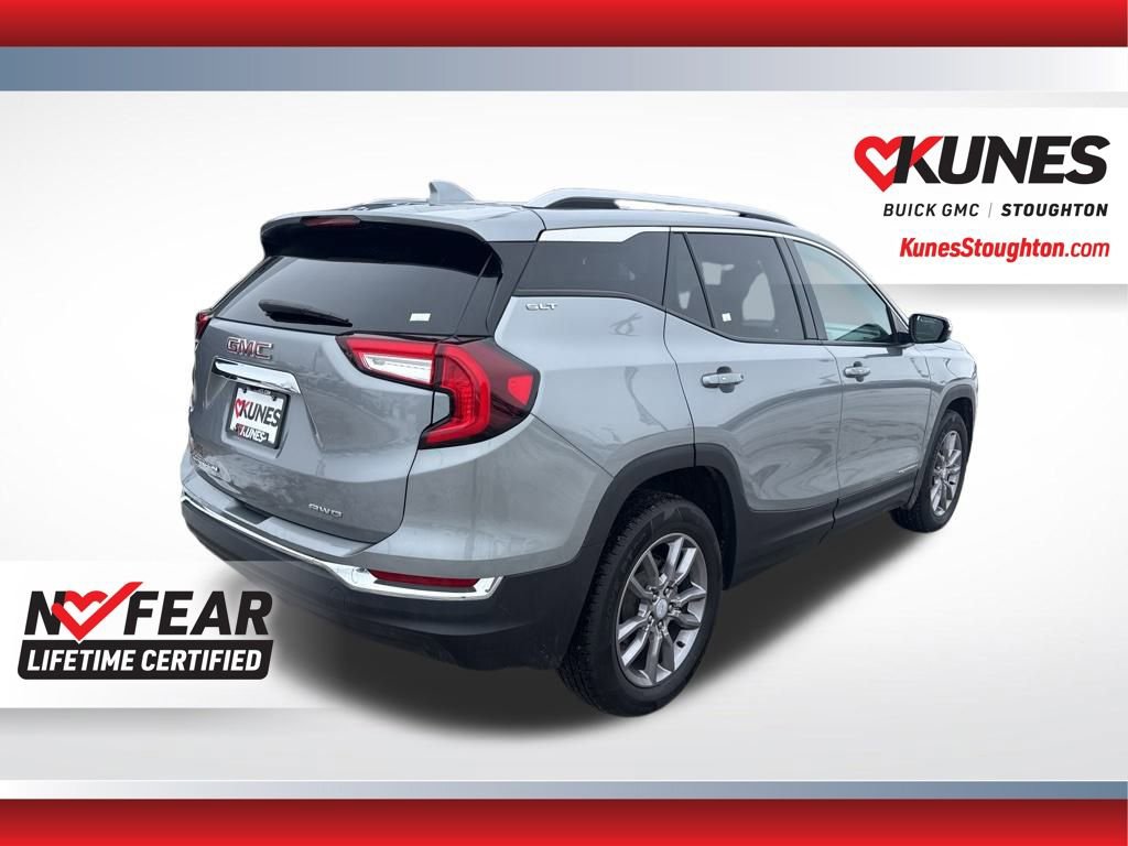 Used 2024 GMC Terrain SLT image 11