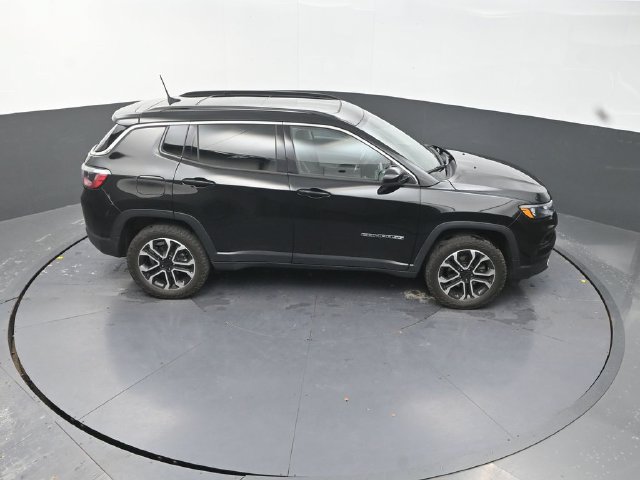 Used 2022 Jeep Compass Limited w/ Sun and Sound Group AWD/4WD image 18