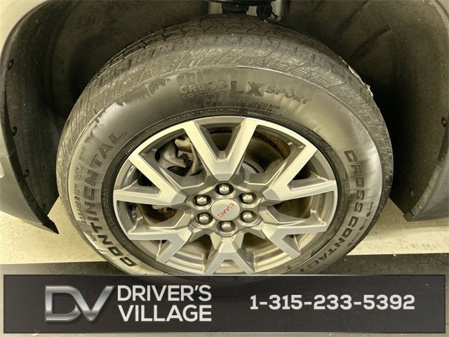 Used 2023 GMC Acadia SLE w/ Driver Convenience Package image 8