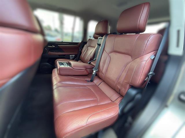Used 2020 Lexus LX 570 4WD w/ Luxury Package image 13