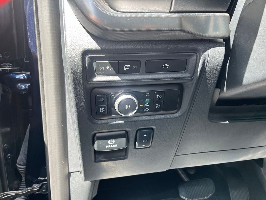 Used 2024 Ford F150 Platinum w/ Equipment Group 702A High AWD/4WD image 39