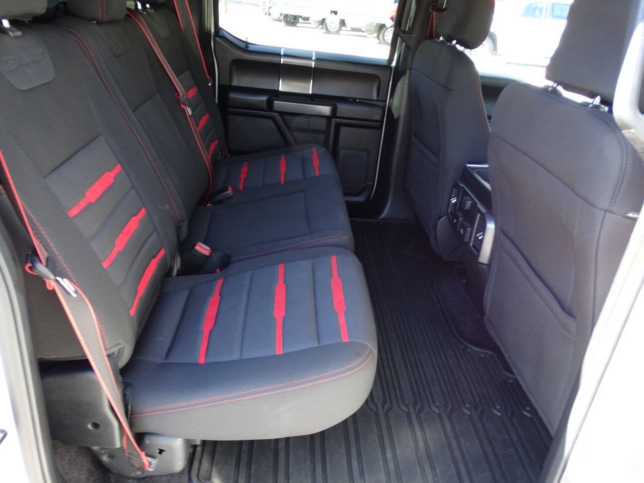 Used 2017 Ford F150 4x4 SuperCrew XLT w/ FX4 Pkg w/ Equipment Group 302A Luxury image 36