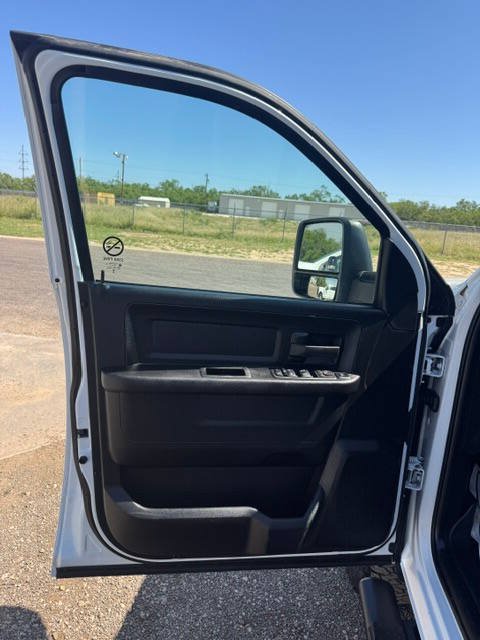 Used 2024 RAM 2500 Tradesman w/ Chrome Appearance Group AWD/4WD image 10