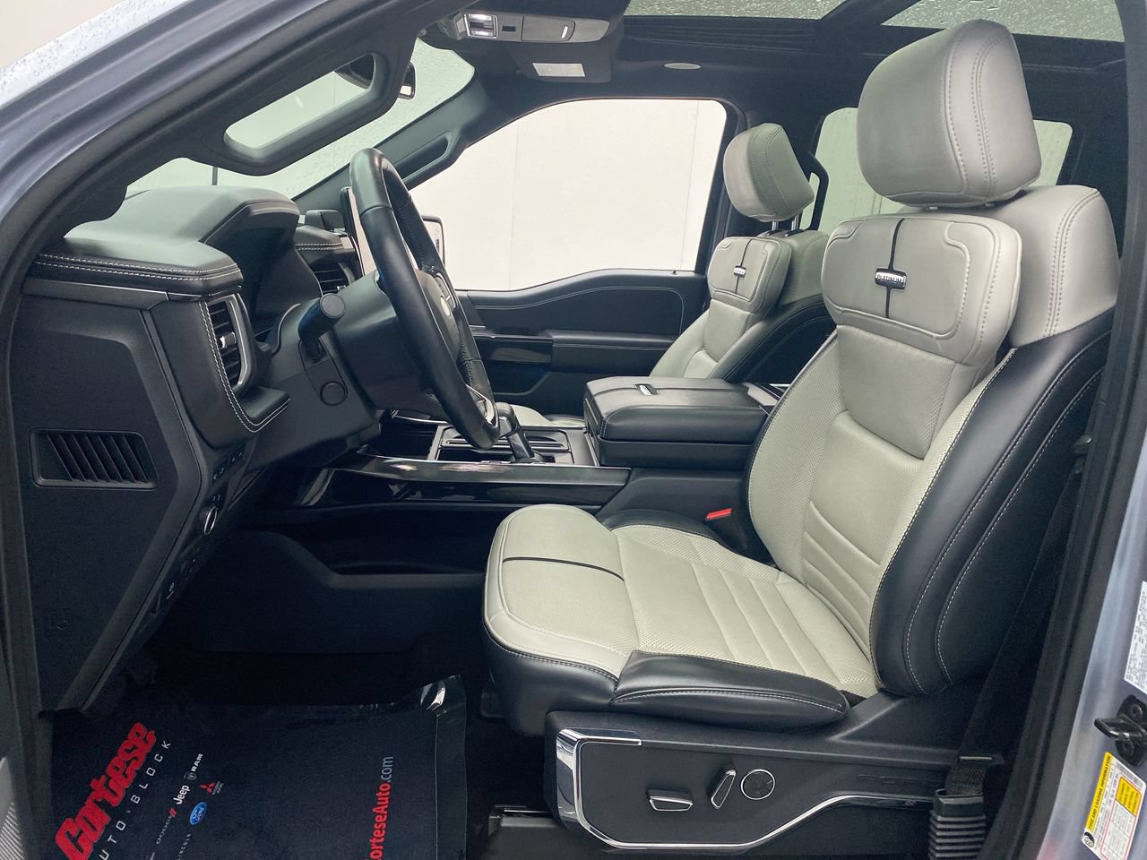 Used 2022 Ford F150 Lightning Platinum AWD/4WD image 14