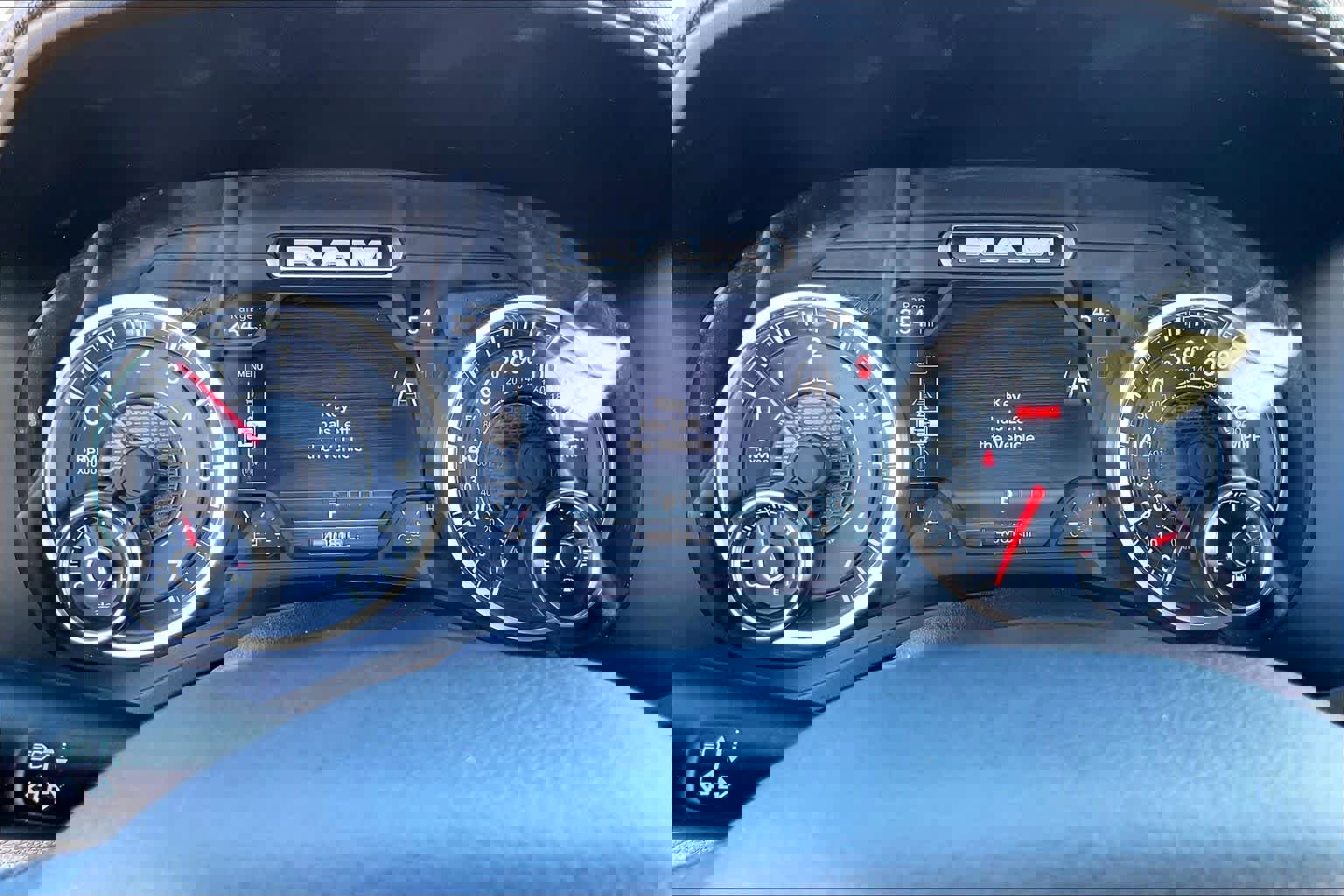 Used 2025 RAM 1500 Laramie image 25