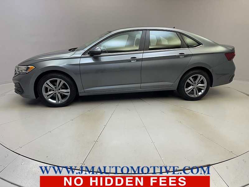Used 2024 Volkswagen Jetta SE FWD image 2