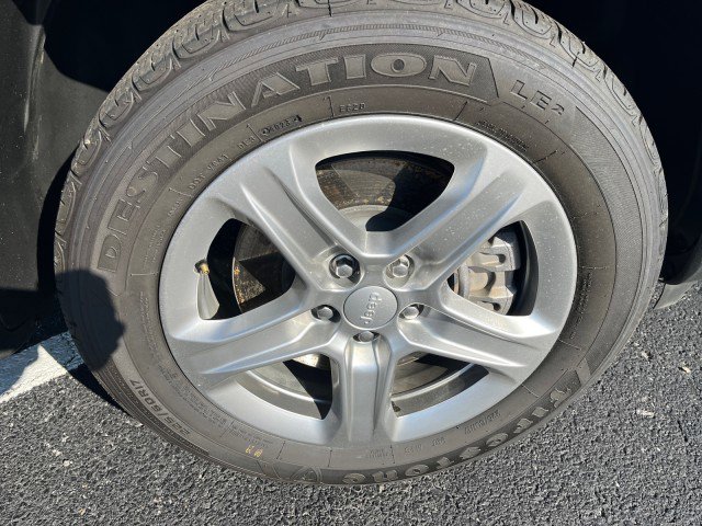 Used 2024 Jeep Compass Latitude image 19