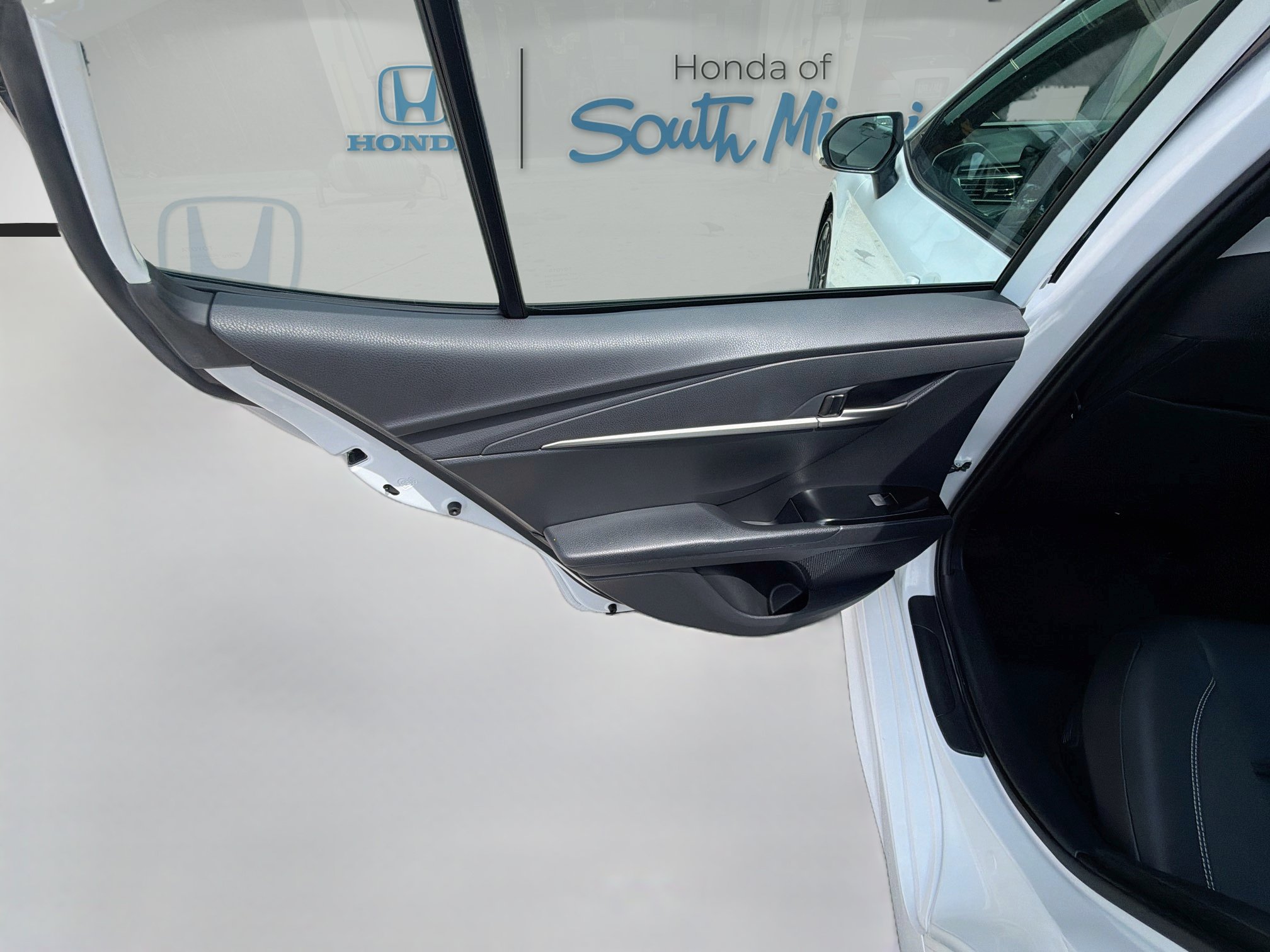 Used 2026 Toyota Camry SE FWD image 25