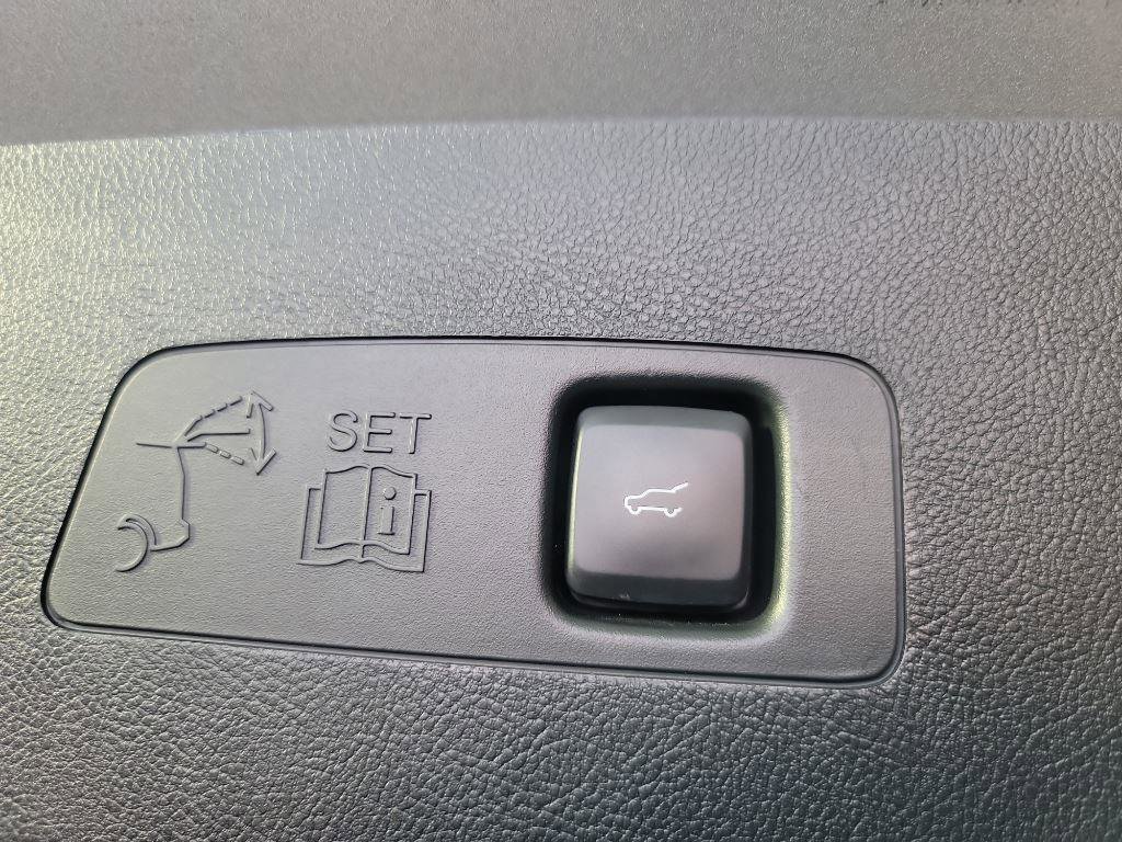 Used 2021 Lincoln Corsair AWD w/ Premium Package image 8