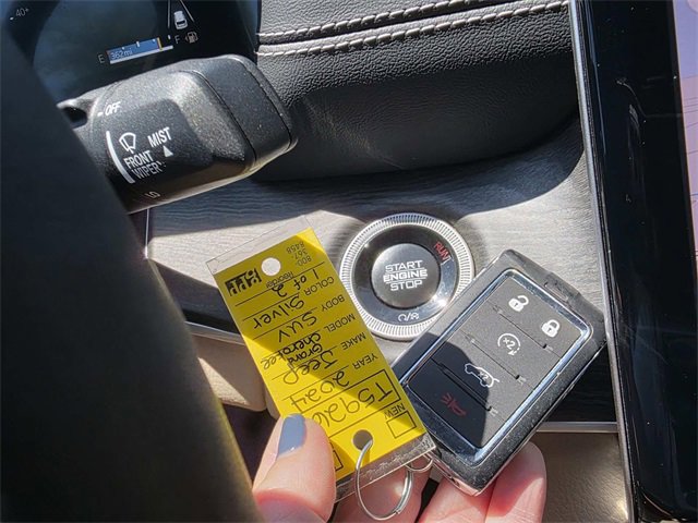 Used 2024 Jeep Grand Cherokee Limited w/ Black Appearance Package image 21