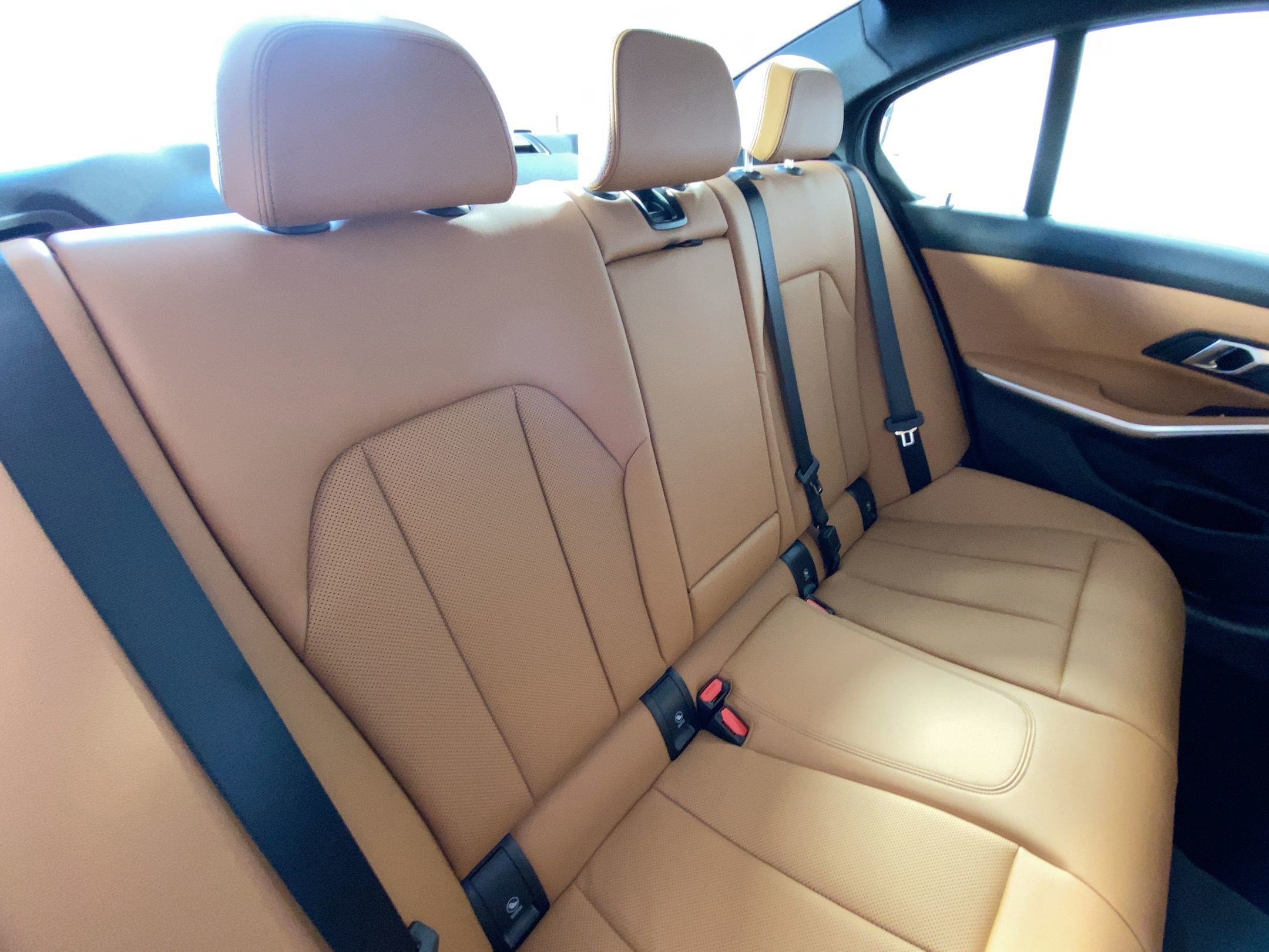 Used 2026 BMW 330i Sedan w/ M Sport Package image 31