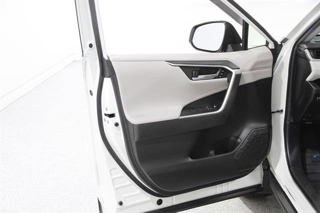Used 2020 Toyota RAV4 Limited w/ Limited Grade Weather Package FWD image 4