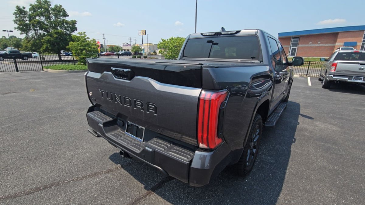 Used 2024 Toyota Tundra Platinum AWD/4WD image 2
