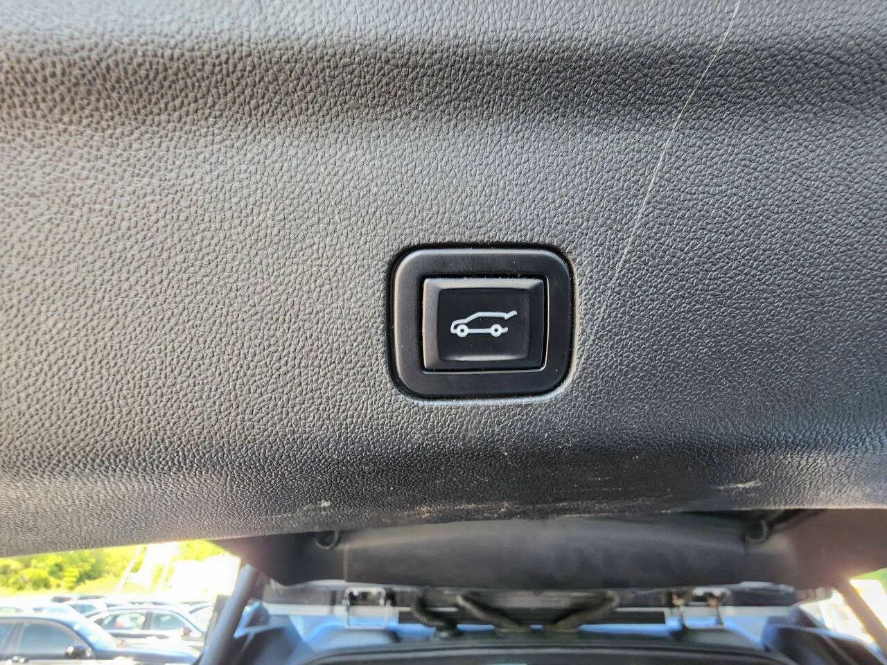 Used 2023 GMC Yukon Denali Ultimate AWD/4WD image 20