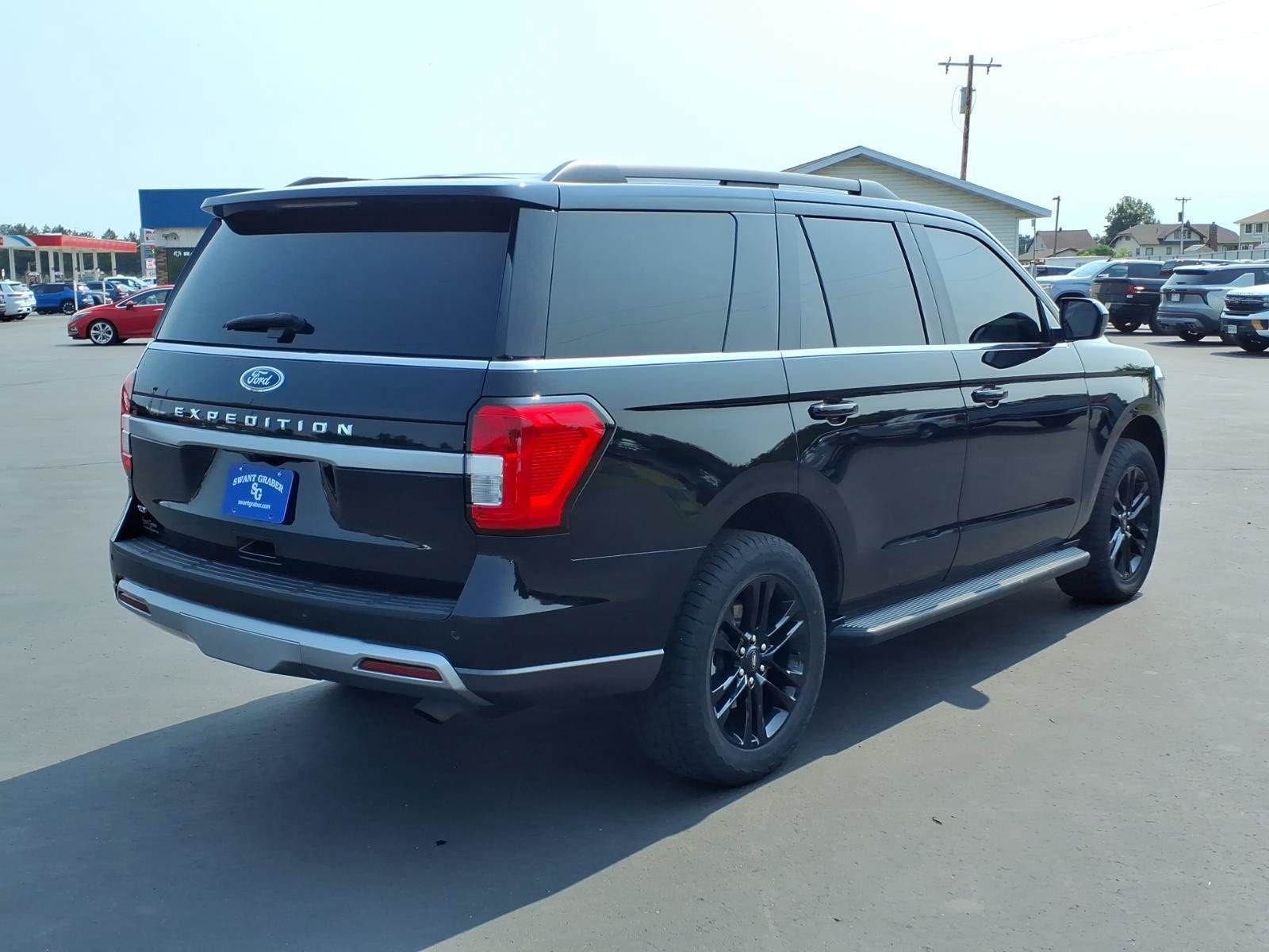 Used 2024 Ford Expedition XLT AWD/4WD image 6