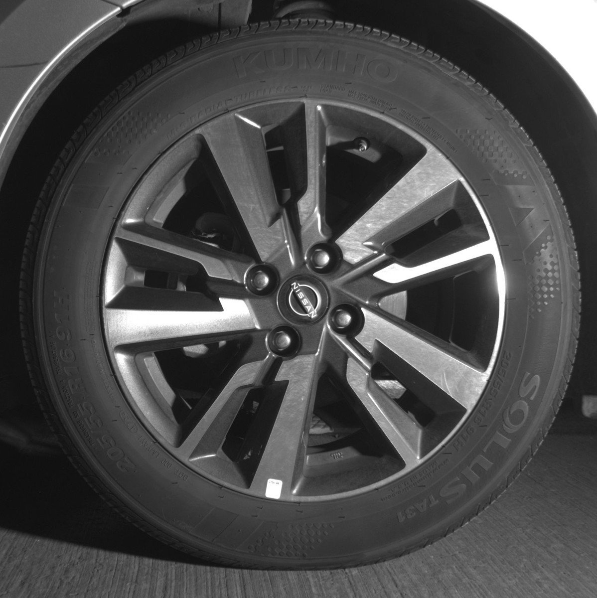 Used 2025 Nissan Versa SV FWD image 12