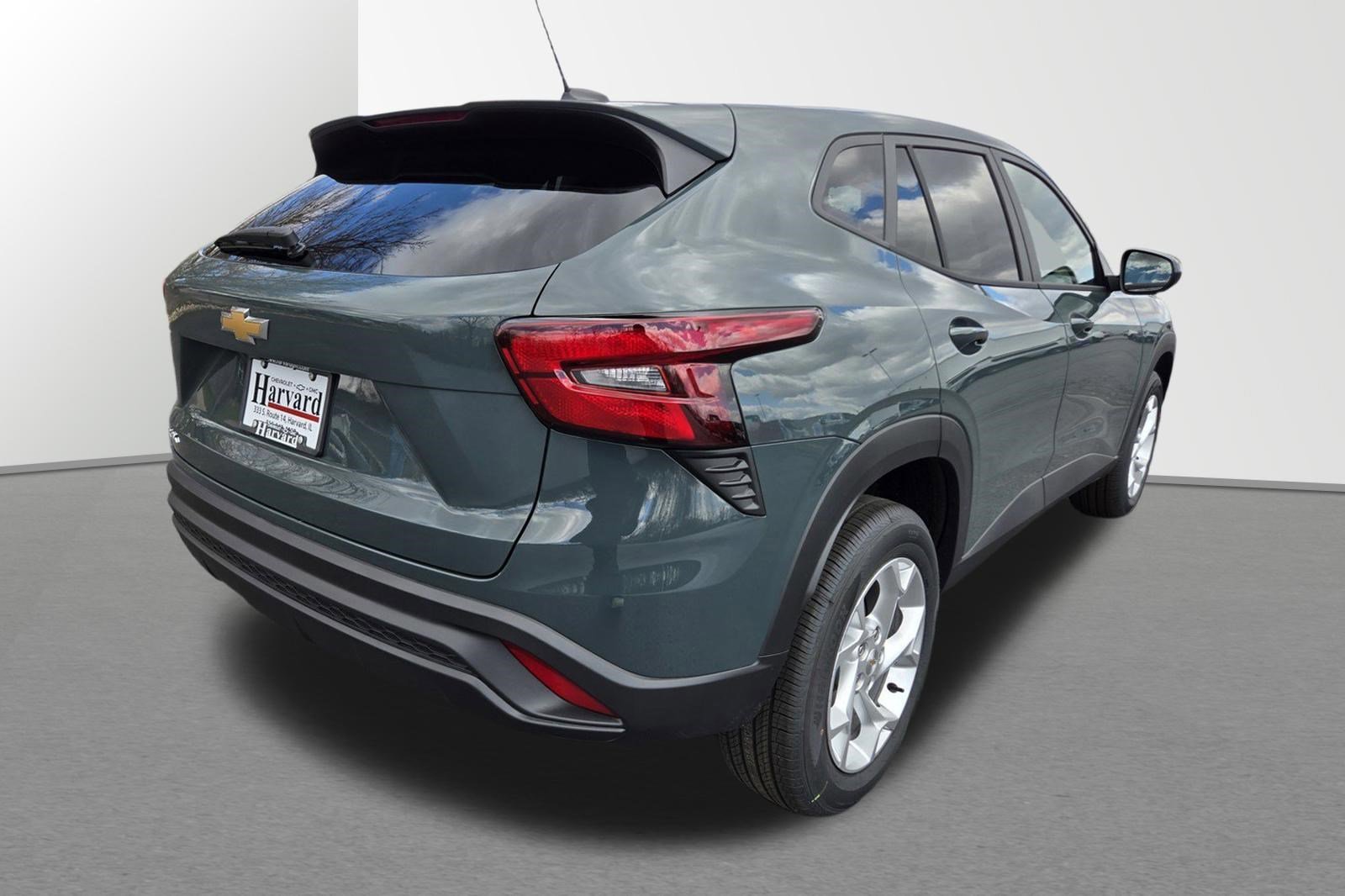 New 2026 Chevrolet Trax LS w/ LS Convenience Package FWD image 3