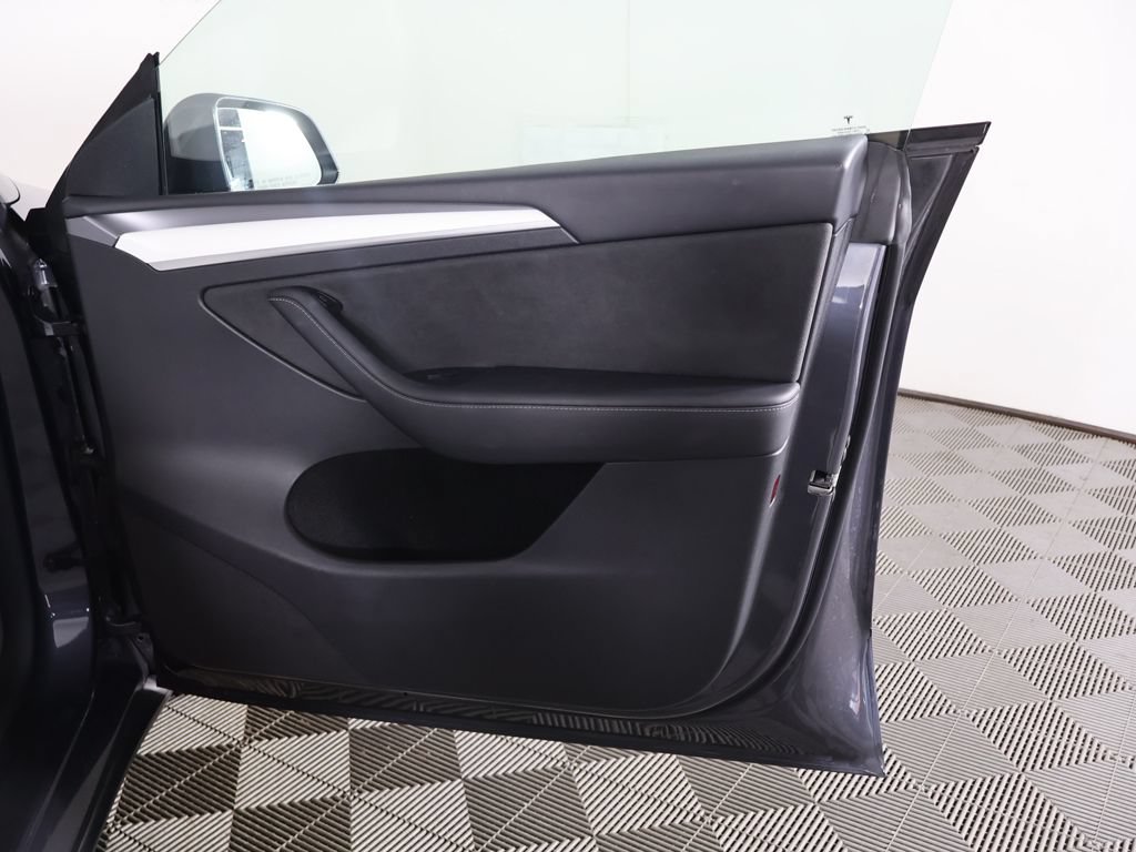 Used 2023 Tesla Model Y Long Range AWD/4WD image 23