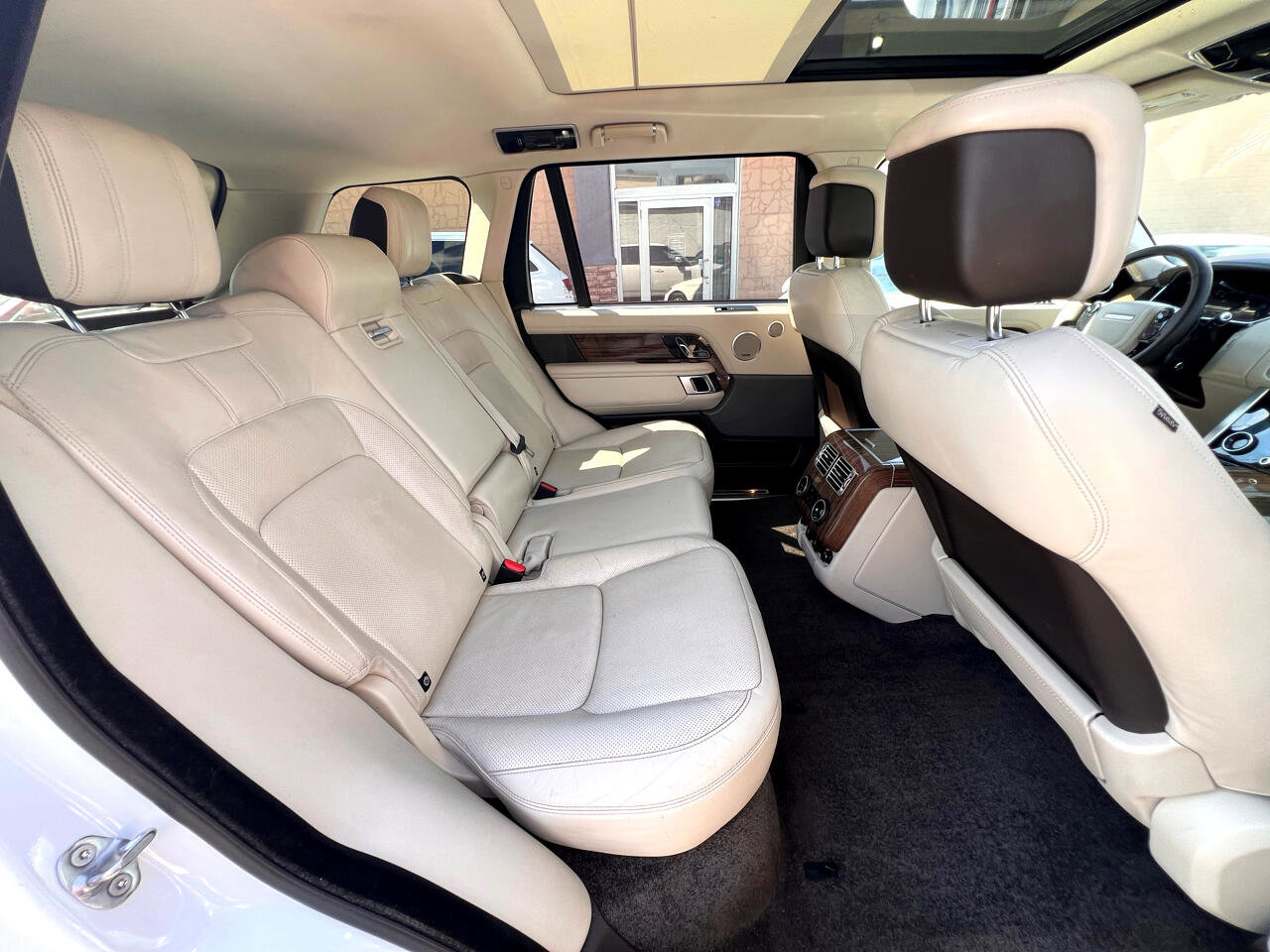 Used 2018 Land Rover Range Rover Long Wheelbase Supercharged image 17